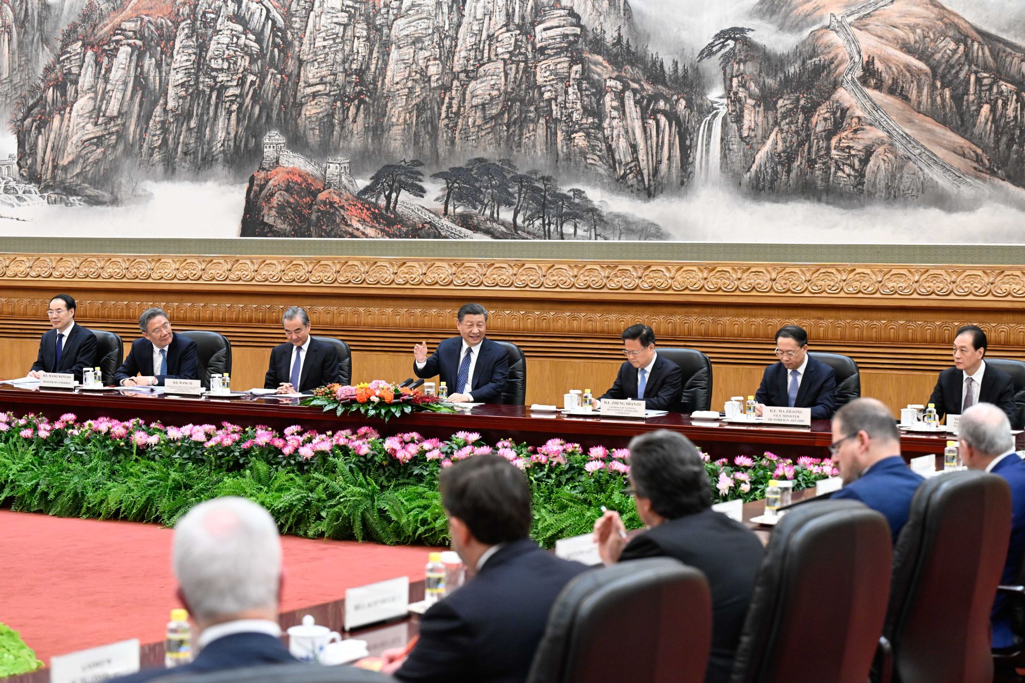 Beijing is trying to rebuild business confidence in China amid an economic downturn. Photo: Xinhua