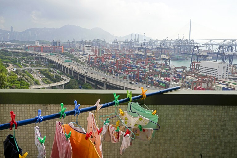 ENG_CHN_ANALYSISHK_Shipping_04172024.10.JPG Shipping containers are seen at a port of Kwai Tsing Container Terminals in Hong Kong, Nov. 5, 2021. (Kin Cheung/AP)