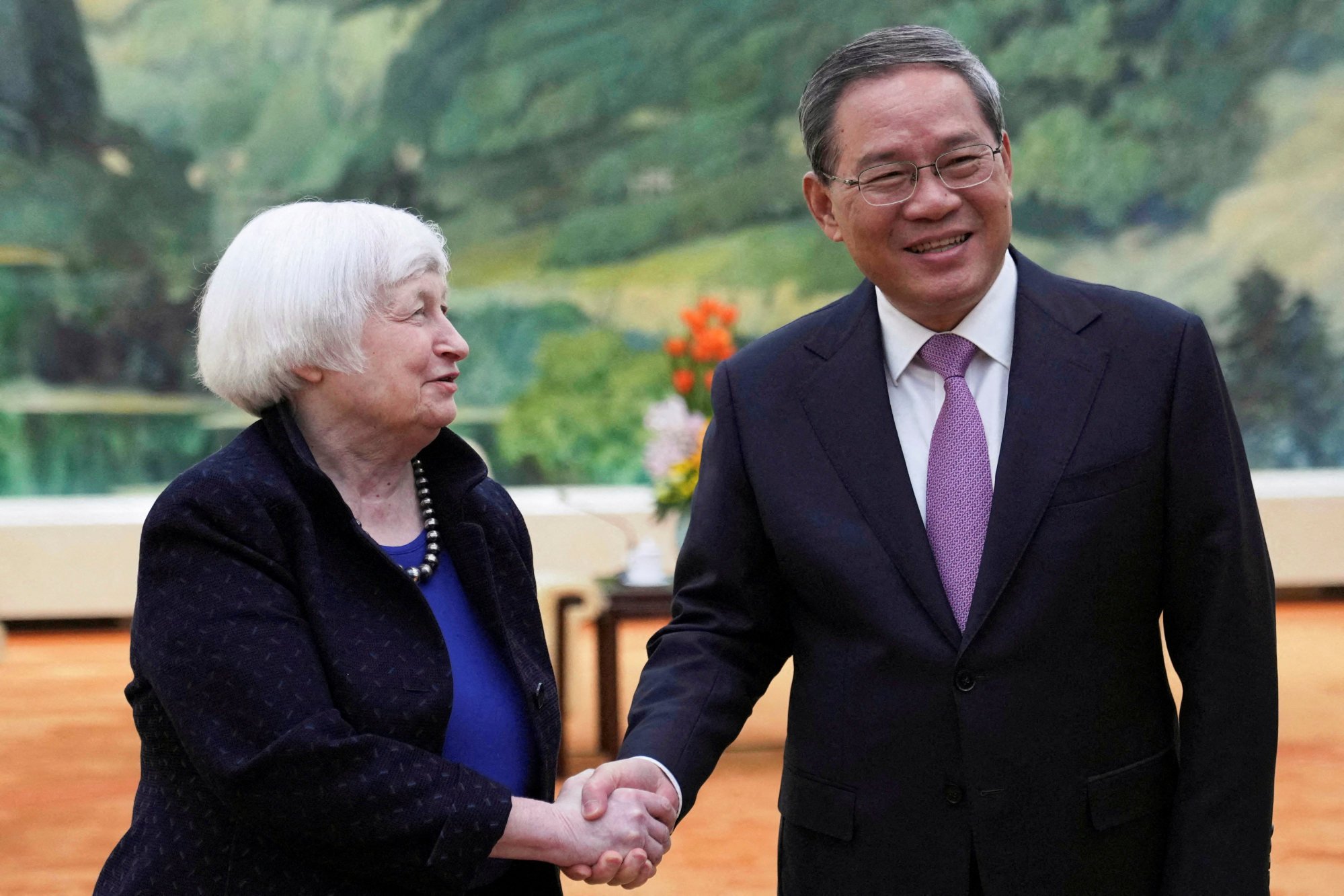 Yellen shakes hands with Chinese Premier Li Qiang at the Great Hall of the People in Beijing on April 7, 2024. Photo: Reuters