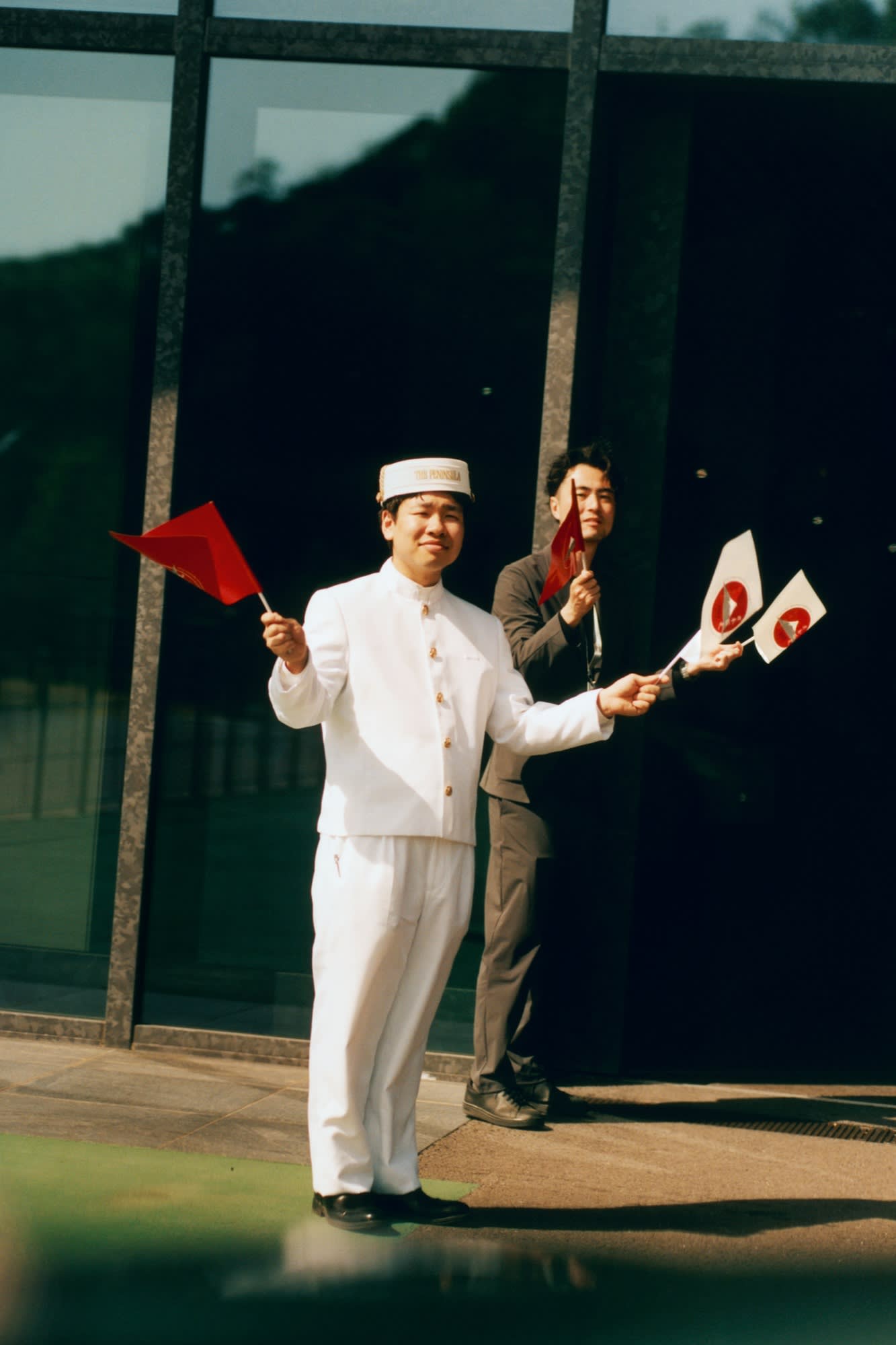 A greeting at the Magarigawa Club