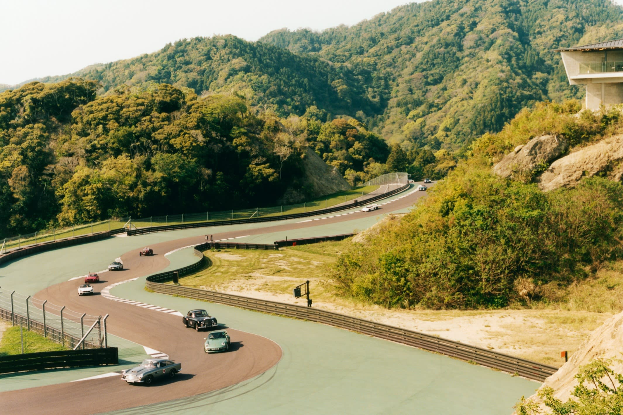 The cars on track at the Magarigawa Club racetrack