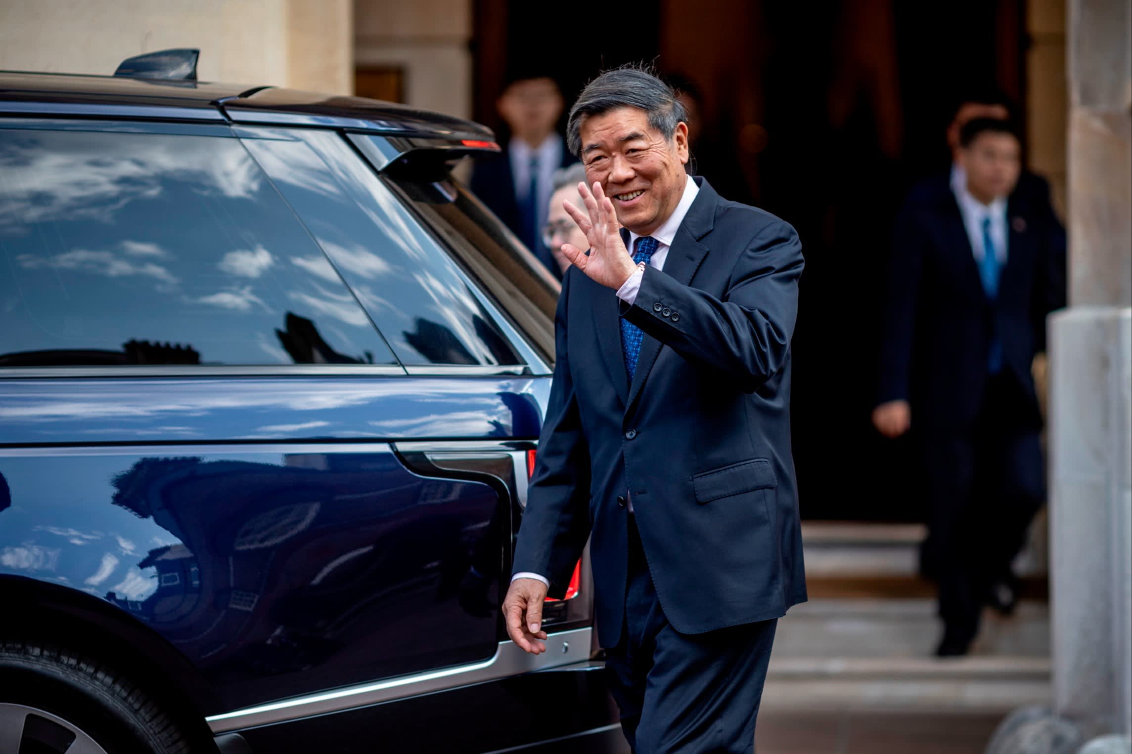 Chinese Vice-Premier He Lifeng leaves Lancaster House