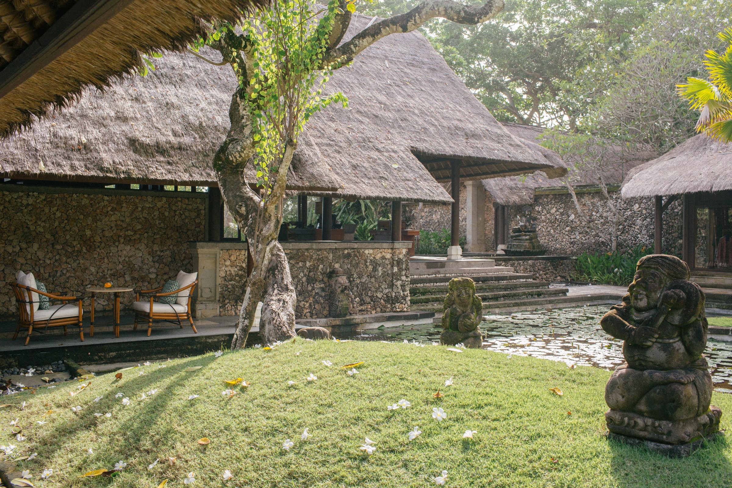 The gardens at The Oberoi Beach Resort