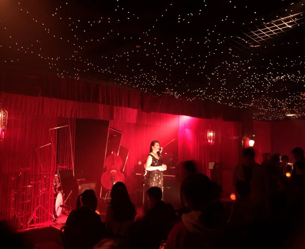 A performer entertains the crowd at a hot spot in Shanghai. Photo: Handout/Cindy Huang A performer entertains the crowd at a hot spot in Shanghai. Photo: Handout/Cindy Huang