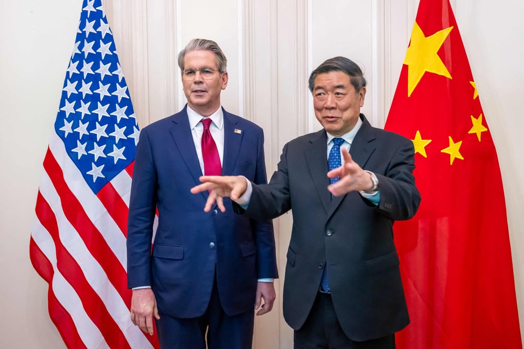 US Treasury Secretary Scott Bessent stands with Chinese Vice-Premier He Lifeng prior to a meeting to discuss trade relations and tariffs in Geneva, Switzerland on May 10, 2025. Photo: AFP