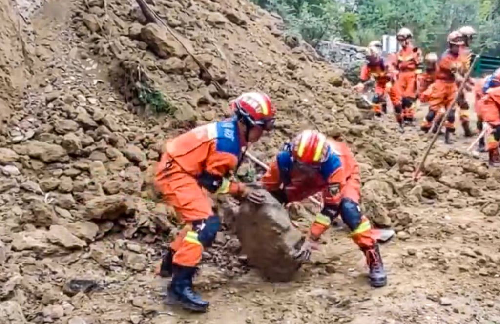 The quake struck Longxi county in southeastern Gansu at 5.49am local time on Saturday. Photo: CCTV
