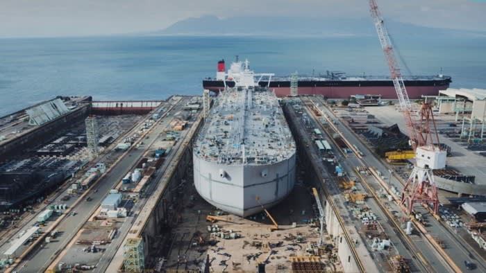 A docked shop as it is being built