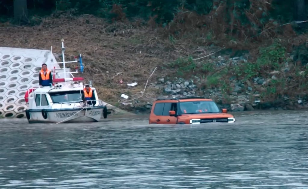 The G700 SUV crossed the Yangtze River at an average speed of 7km/h. Photo: Handout The G700 SUV crossed the Yangtze River at an average speed of 7km/h. Photo: Handout