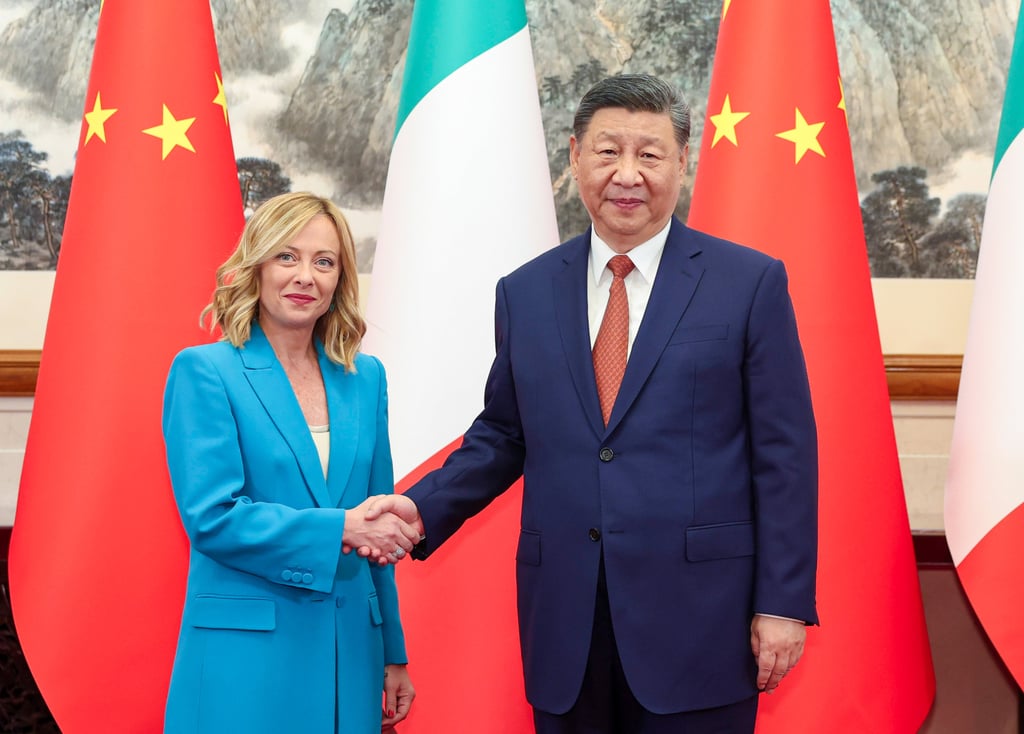 Italian Prime Minister Giorgia Meloni poses for a photo with Chinese President Xi Jinping during her visit to Beijing on July 29, 2024. Photo: Xinhua