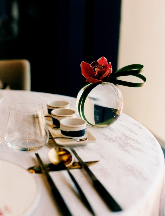 A table at Man Wah in the Mandarin Oriental hotel