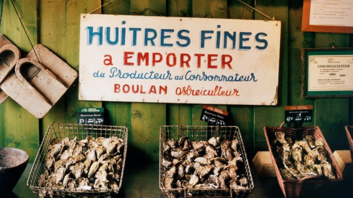 Oysters for sale at Chez Boulan in Cap Ferret