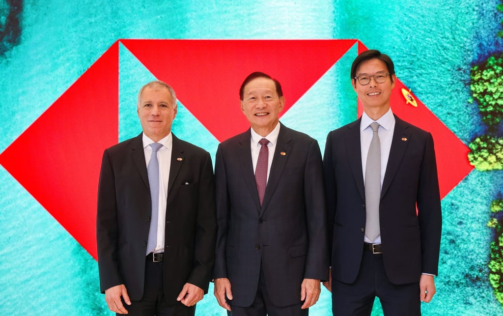 HSBC’s top executives after announcing the bank’s plan to privatise Hang Seng Bank on October 9, 2025. (Left to right) Group CEO Georges Elhedery; Peter Wong Tung-shun, Chairman of The Hongkong and Shanghai Banking Corporation Limited and David Liao, Co-CEO of Asia and Middle East. Photo: Jelly Tse HSBC’s top executives after announcing the bank’s plan to privatise Hang Seng Bank on October 9, 2025. (Left to right) Group CEO Georges Elhedery; Peter Wong Tung-shun, Chairman of The Hongkong and Shanghai Banking Corporation Limited and David Liao, Co-CEO of Asia and Middle East. Photo: Jelly Tse