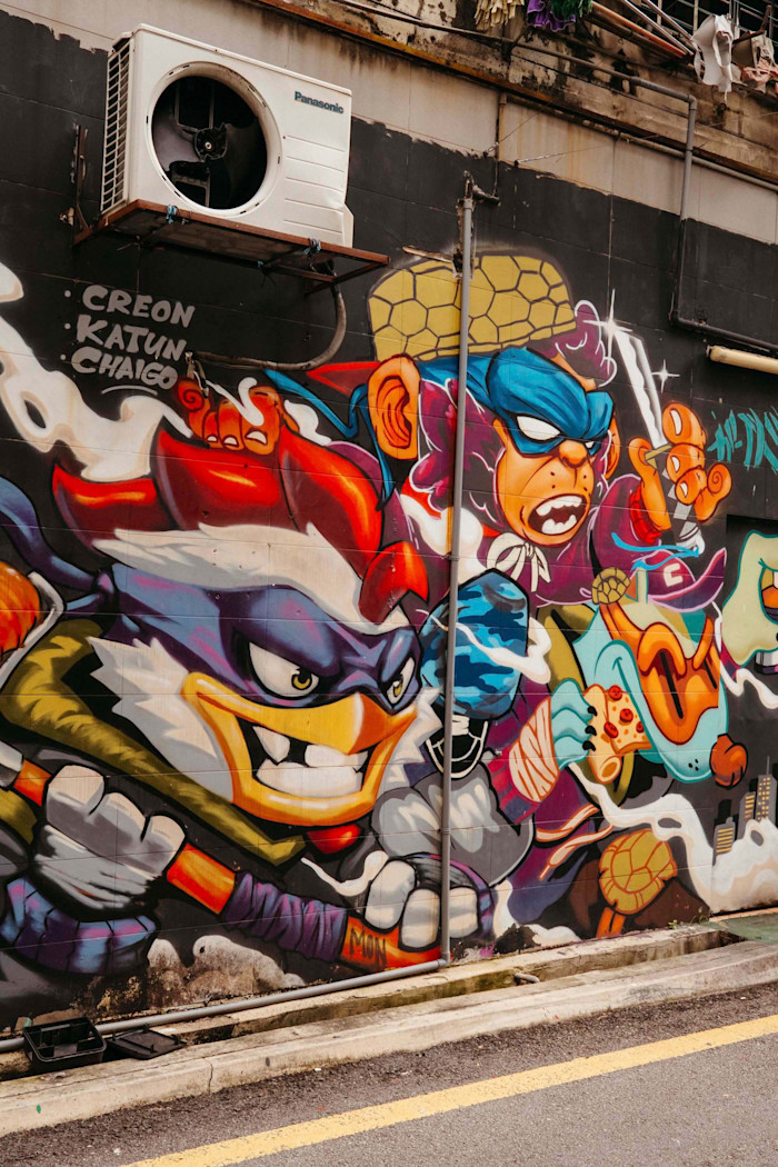 Graffiti on The Zhongshan building